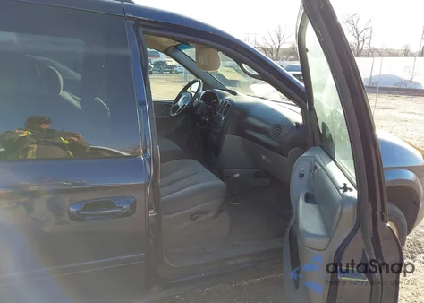 2004 Dodge Grand Caravan Sxt z USA, uszkodzony, nr VIN 2D4GP44LX4R526401